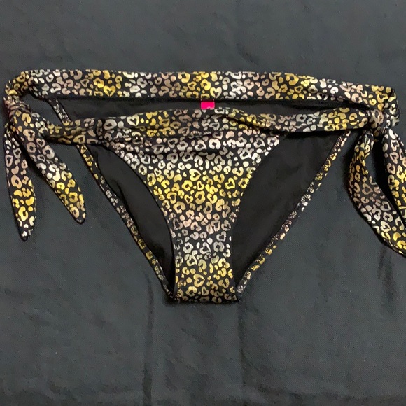 Victoria’s Secret Bikini Set - Picture 5 of 7